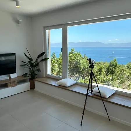 Rovni Hills _ Panoramablick Villa
